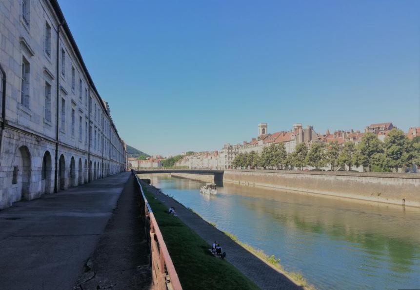 Le Doubs Vesontio Appartement Besançon Buitenkant foto